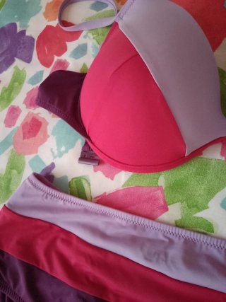 Lote 2 Bikinis Tropical y Color Block