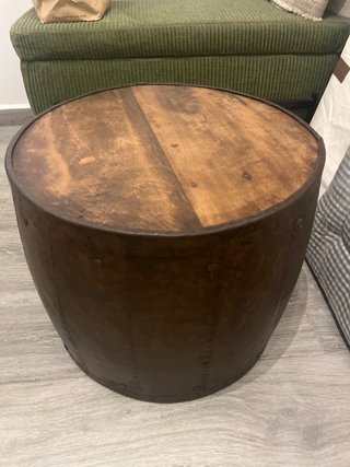 Baúl de madera y metal comprado en Mercantic