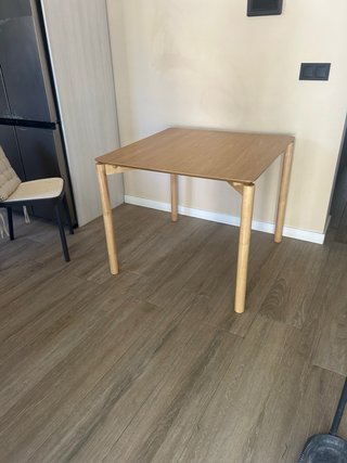Mesa de comedor de madera 1m * 1m