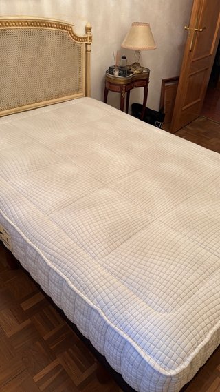 Colchón 135cm + base rígida con patas