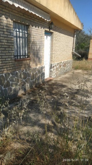 Venta de terreno con vivienda independiente