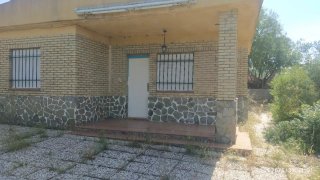 Venta de terreno con vivienda independiente