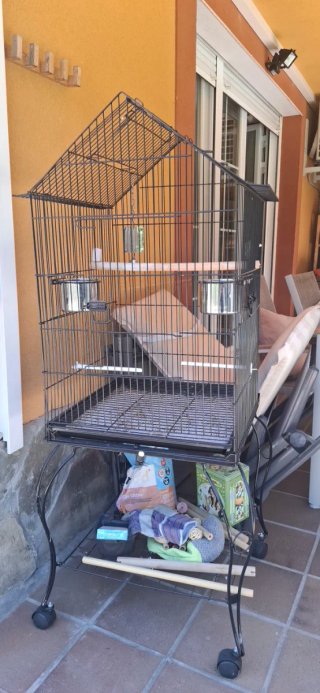 Jaula para pájaros negra