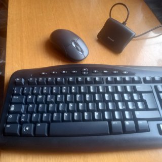 Microsoft Wireless Optical Desktop 700