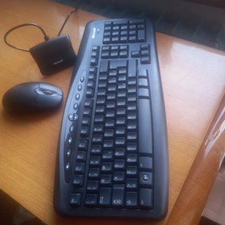 Microsoft Wireless Optical Desktop 700