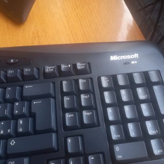 Microsoft Wireless Optical Desktop 700