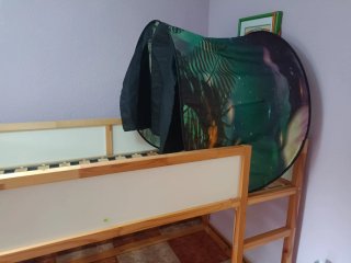 Cama alta Kura Ikea madera