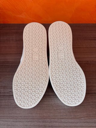 Zapatillas Veja Blancas y Doradas