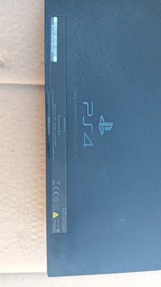PS4 Limited Edition Metal Gear Solid V