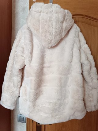 Chaquetón de pelo beige