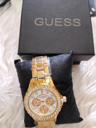 Reloj Guess Dorado con Cristales