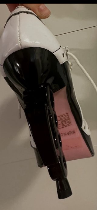 Zapatos tacón puńo americano