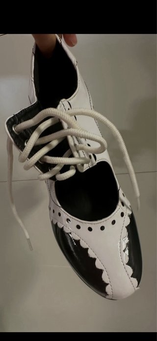 Zapatos tacón puńo americano