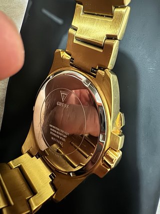 Reloj Guess Dorado con Cristales