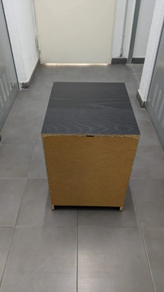 Cómoda negra MALM Ikea