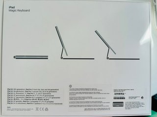 Magic Keyboard iPad 11” Blanco como nuevo