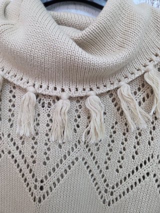 Maglione Beige Boho-Chic con Nappine