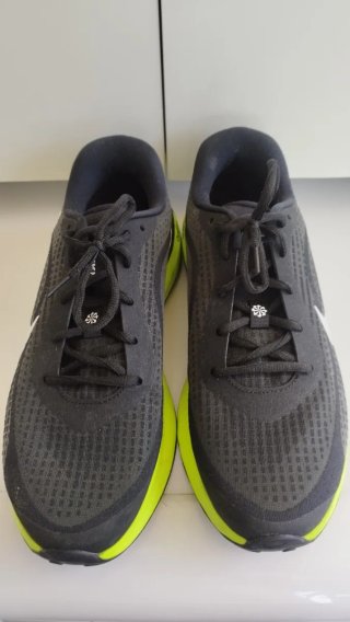 Zapatillas Nike Negras y amarillas