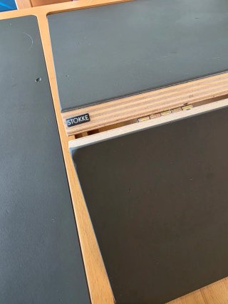 Conjunto de Escritorio y 2 sillas Stokke