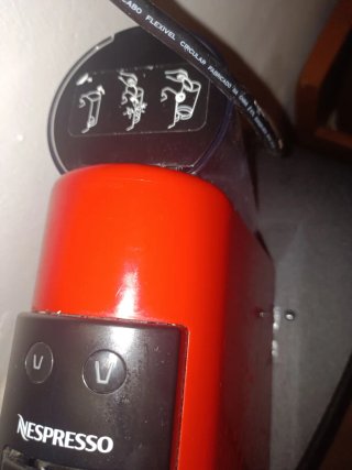Cafetera Nespresso Delonghi