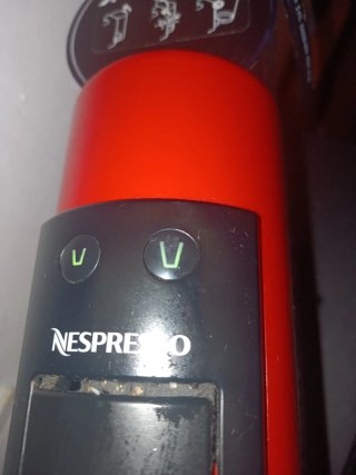 Cafetera Nespresso Delonghi
