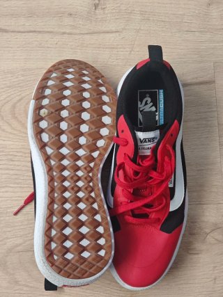 Vans Ultrarange Exo Zapatillas Negras Rojas