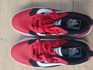 Vans Ultrarange Exo Zapatillas Negras Rojas