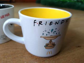Taza Friends x McDonald's