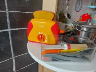 Cocinita de juguete con accesorios