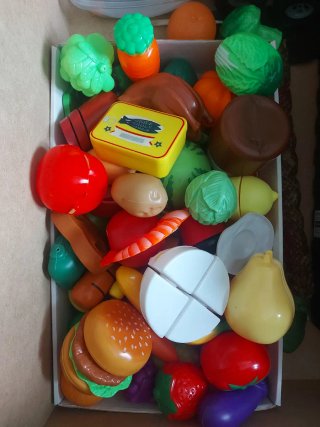 Cocinita de juguete con accesorios