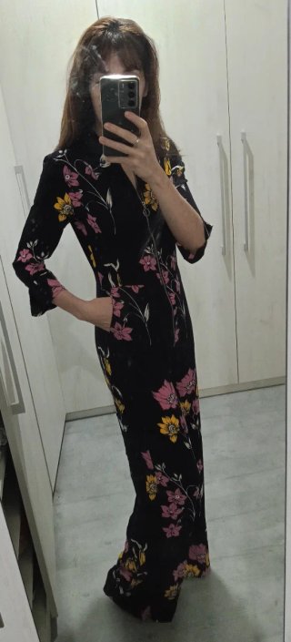 Mono floral negro con cremallera