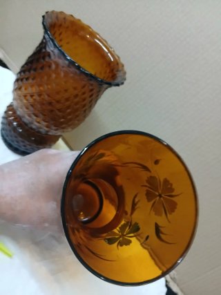 Jarrones de cristal ámbar y dorado