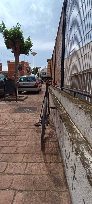 Bicicleta Fixie Negra Ruedas Rojas