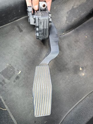 Pedal de aceleración opel zafira 2004