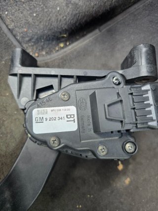Pedal de aceleración opel zafira 2004