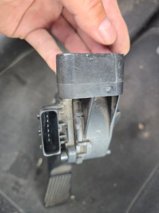 Pedal de aceleración opel zafira 2004
