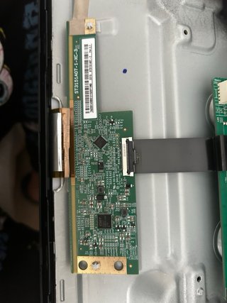 Xiaomi L32M7-EAEU pantalla rota