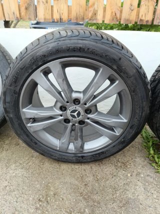 Llantas Mercedes 17