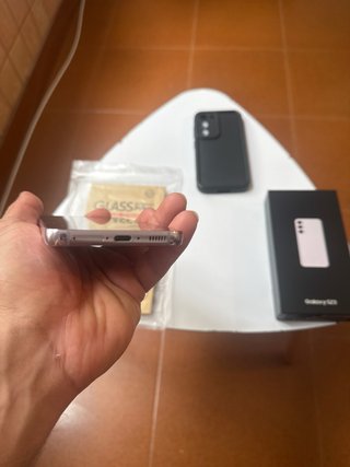 Samsung Galaxy S23 lila