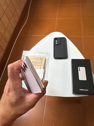 Samsung Galaxy S23 lila