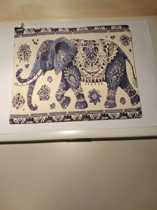 NECESERES . ESTUCHES DE MAQUILLAJE