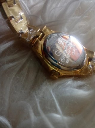 Reloj Guess Dorado con Cristales