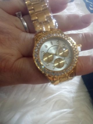 Reloj Guess Dorado con Cristales
