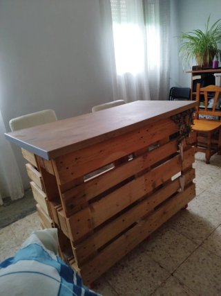 Barra de palets con ruedas