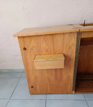 Mueble, rueda y pedal máquina coser vintage