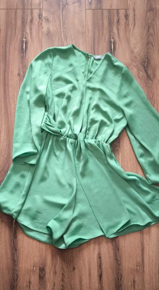Mono corto verde Stradivarius Talla S usado una ve