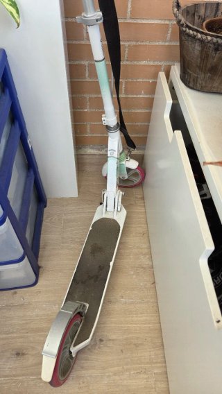 Patinete Decathlon blanco