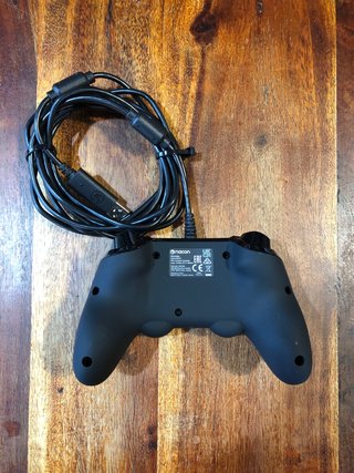 Controller Nacon nero cablato per ps4 generico