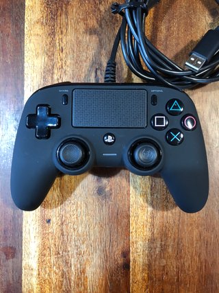 Controller Nacon nero cablato per ps4 generico