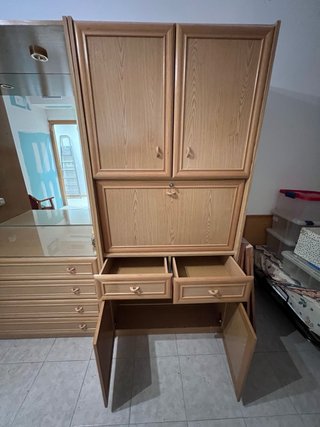 Mueble tocador con espejo y cajones. 2m x 190 x 50